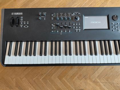 Yamaha-MODX8 weighted keys Great!